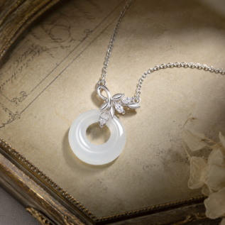 Luna Pearl Studs